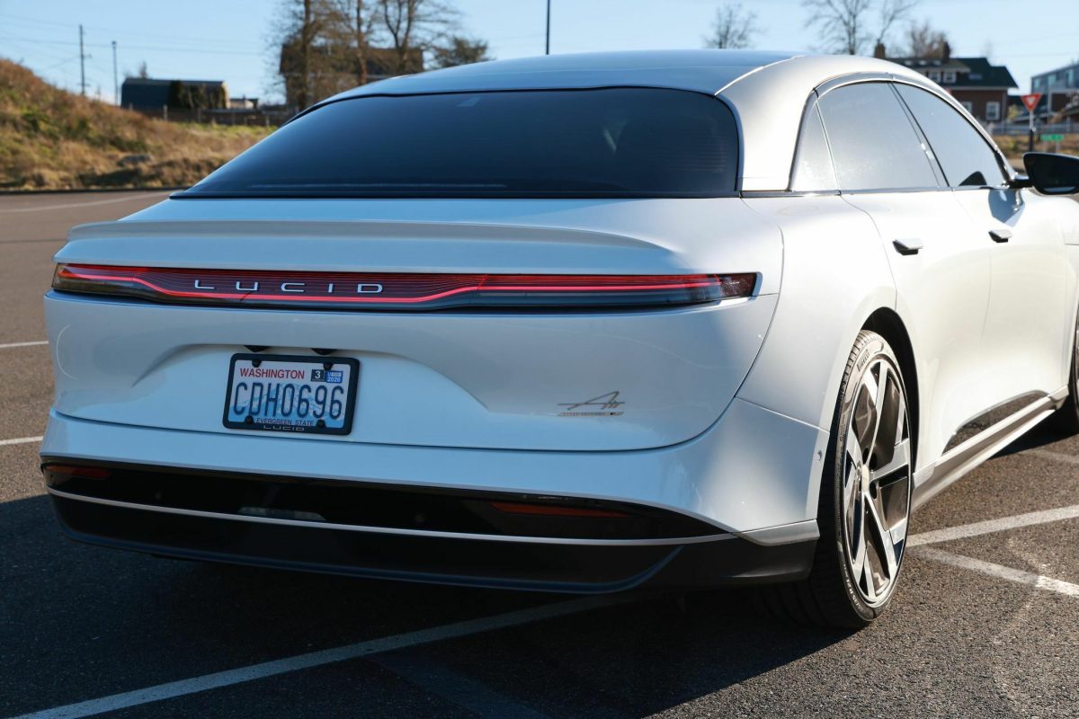 Шалена втрата вартості: розкішний електромобіль Lucid Air знецінився на понад $100 000 після одного власника - фото 3