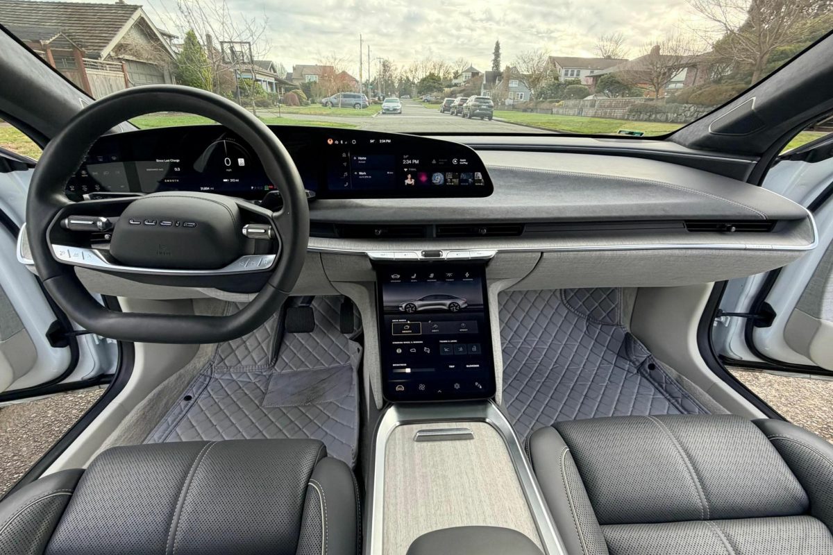 Шалена втрата вартості: розкішний електромобіль Lucid Air знецінився на понад $100 000 після одного власника - фото 8