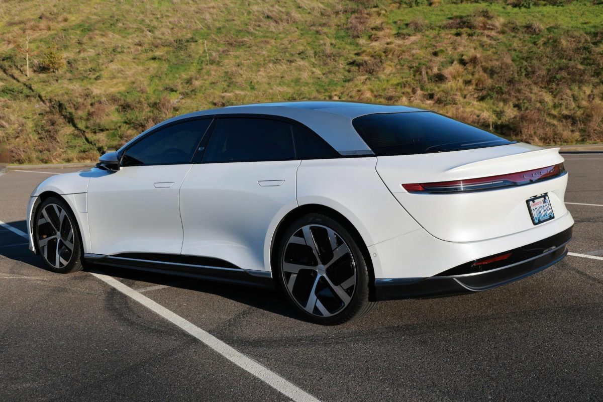 Шалена втрата вартості: розкішний електромобіль Lucid Air знецінився на понад $100 000 після одного власника - фото 2