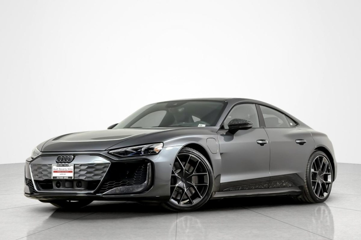 Гіперкар зі знижкою: новий 912-сильний Audi RS e-tron GT втрачає понад $50 000 одразу після випуску - фото 1