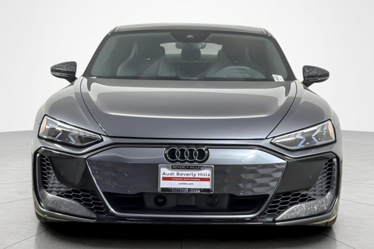 Гіперкар зі знижкою: новий 912-сильний Audi RS e-tron GT втрачає понад $50 000 одразу після випуску - фото 8