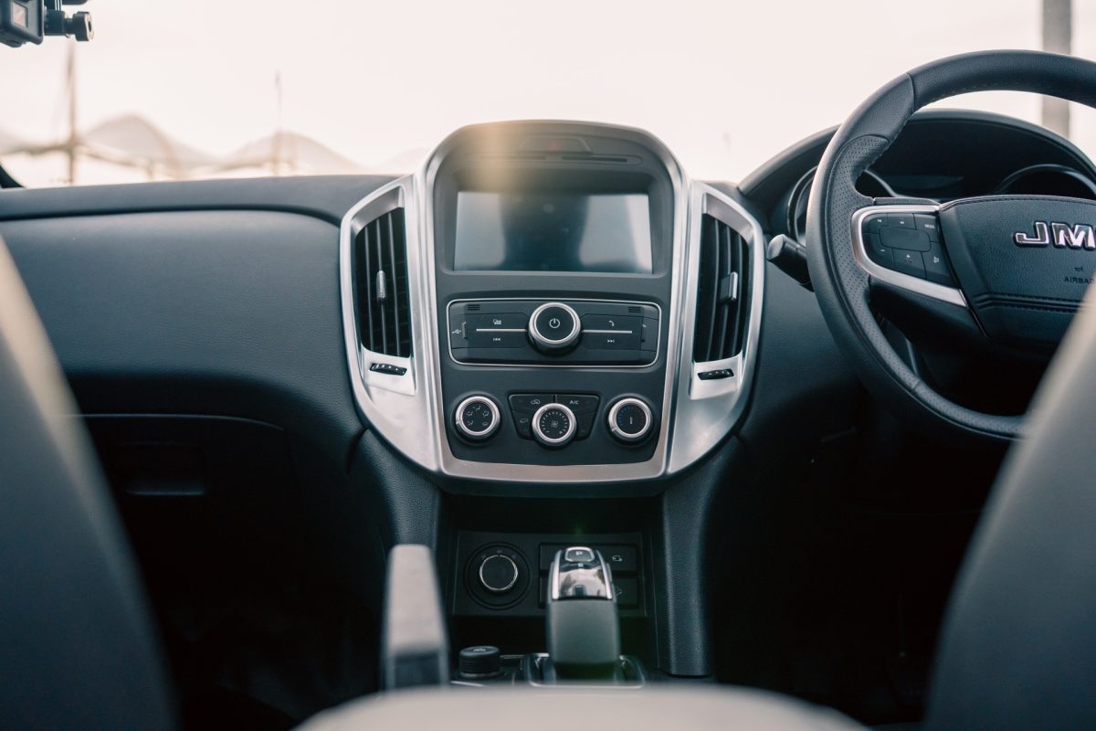 Секретна зброя за скромні гроші: огляд китайського пікапа JMC Vigus Pro з агрегатами Ford та ZF - фото 2