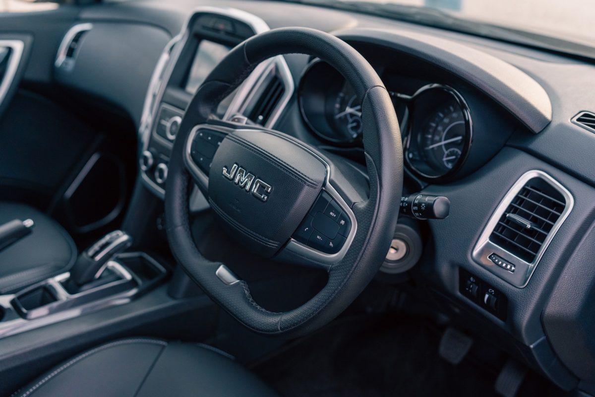 Секретна зброя за скромні гроші: огляд китайського пікапа JMC Vigus Pro з агрегатами Ford та ZF - фото 5