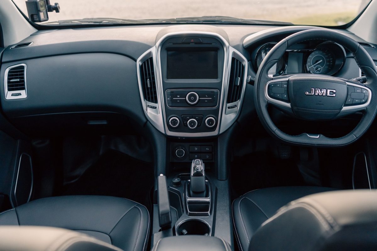 Секретна зброя за скромні гроші: огляд китайського пікапа JMC Vigus Pro з агрегатами Ford та ZF - фото 4