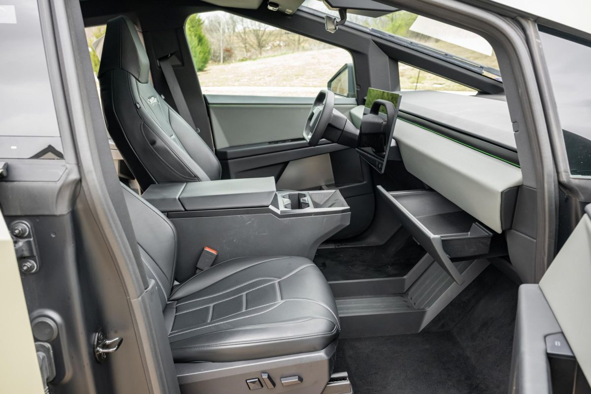 Найрідкісніший Tesla Cybertruck стрімко втрачає в ціні: чому версія RWD розчарувала ринок - фото 3