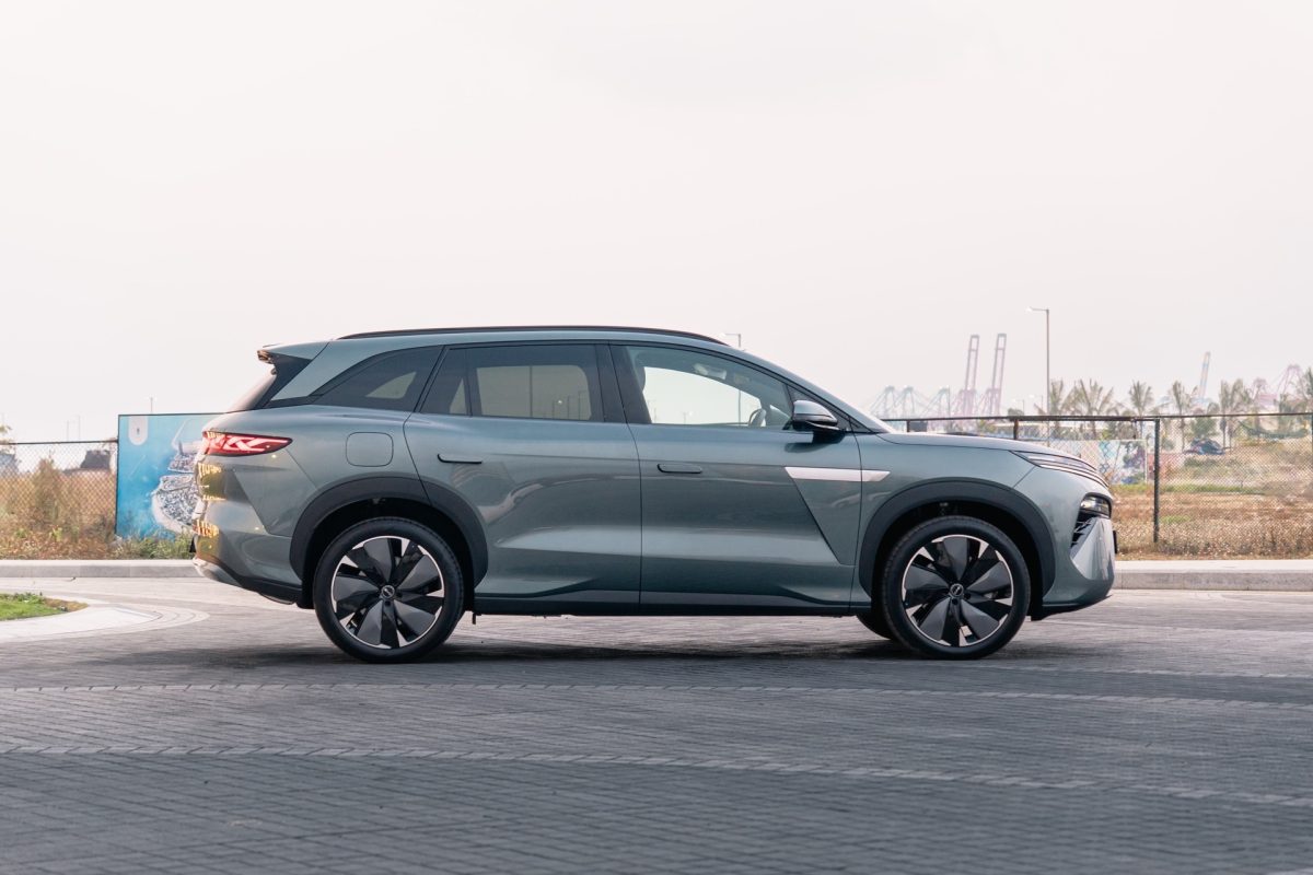 Огляд BYD Sealion 8: Гібридний 7-місний SUV, який змусить нервувати європейців та Tesla - фото 5