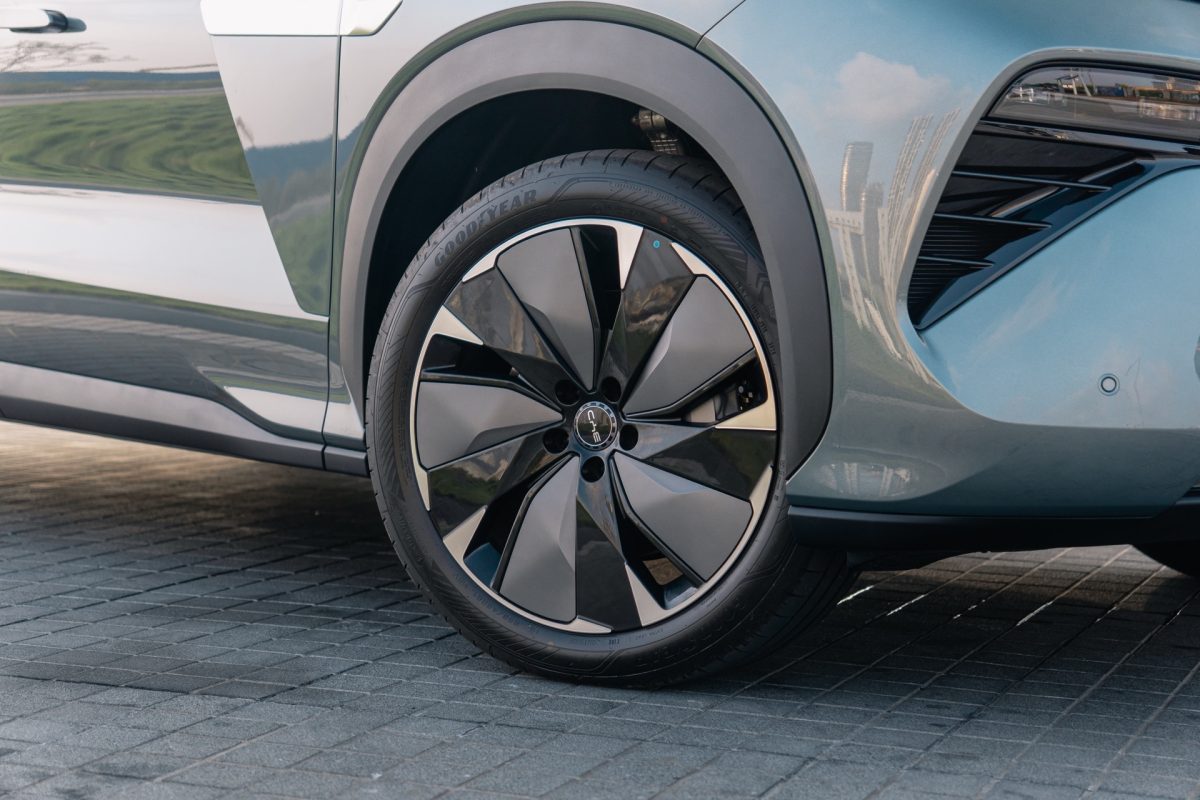 Огляд BYD Sealion 8: Гібридний 7-місний SUV, який змусить нервувати європейців та Tesla - фото 6