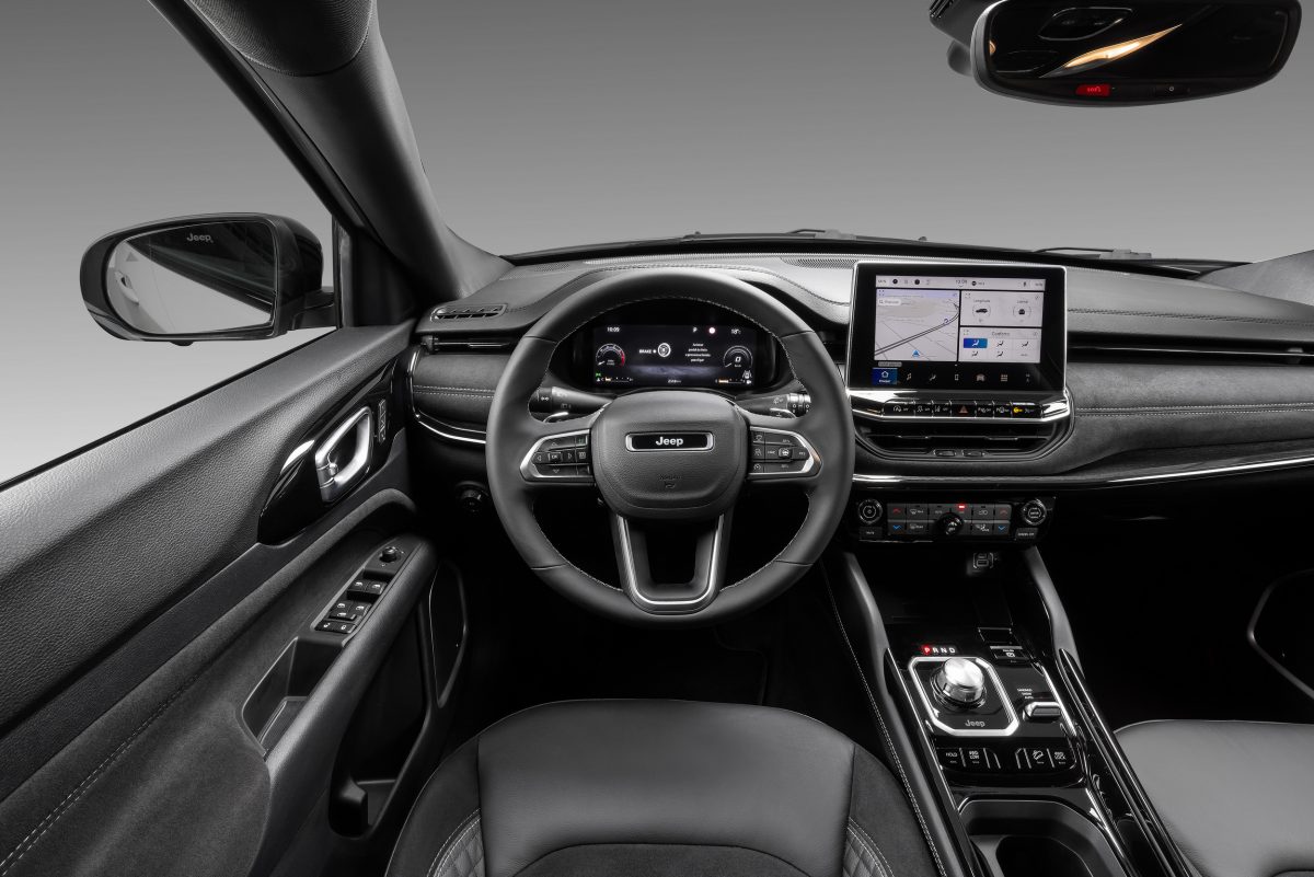 Оновлений Jeep Commander: свіжий дизайн, потужні двигуни та заводська броньована версія - фото 5