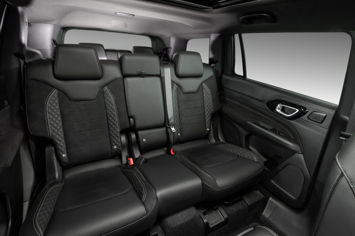 Оновлений Jeep Commander: свіжий дизайн, потужні двигуни та заводська броньована версія - фото 8