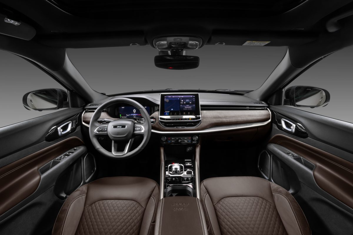 Оновлений Jeep Commander: свіжий дизайн, потужні двигуни та заводська броньована версія - фото 1