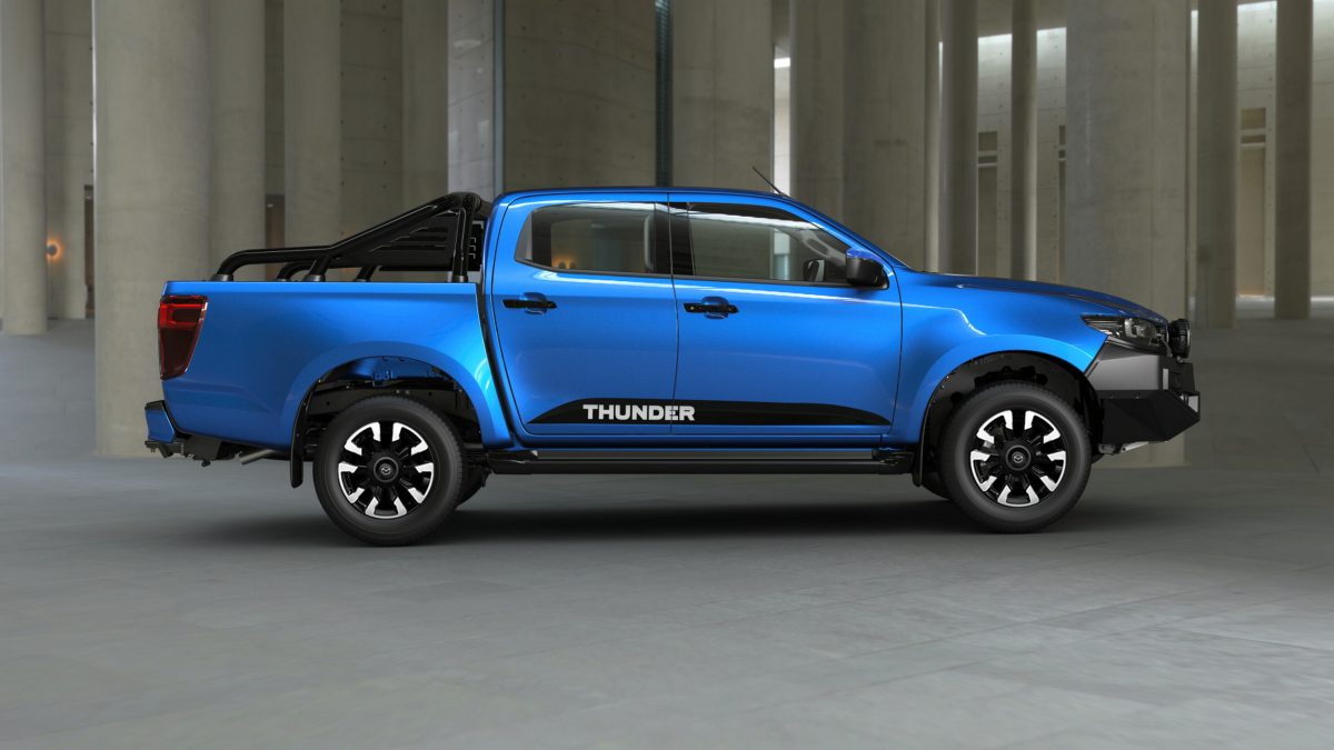 Оновлена Mazda BT-50 2026 року: повернення флагмана Thunder та нова стильна версія Boss - фото 4