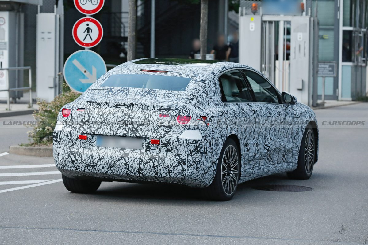 Новий Mercedes-Benz C-Class EQ: розкрито деталі головного конкурента електричного BMW i3 - фото 6