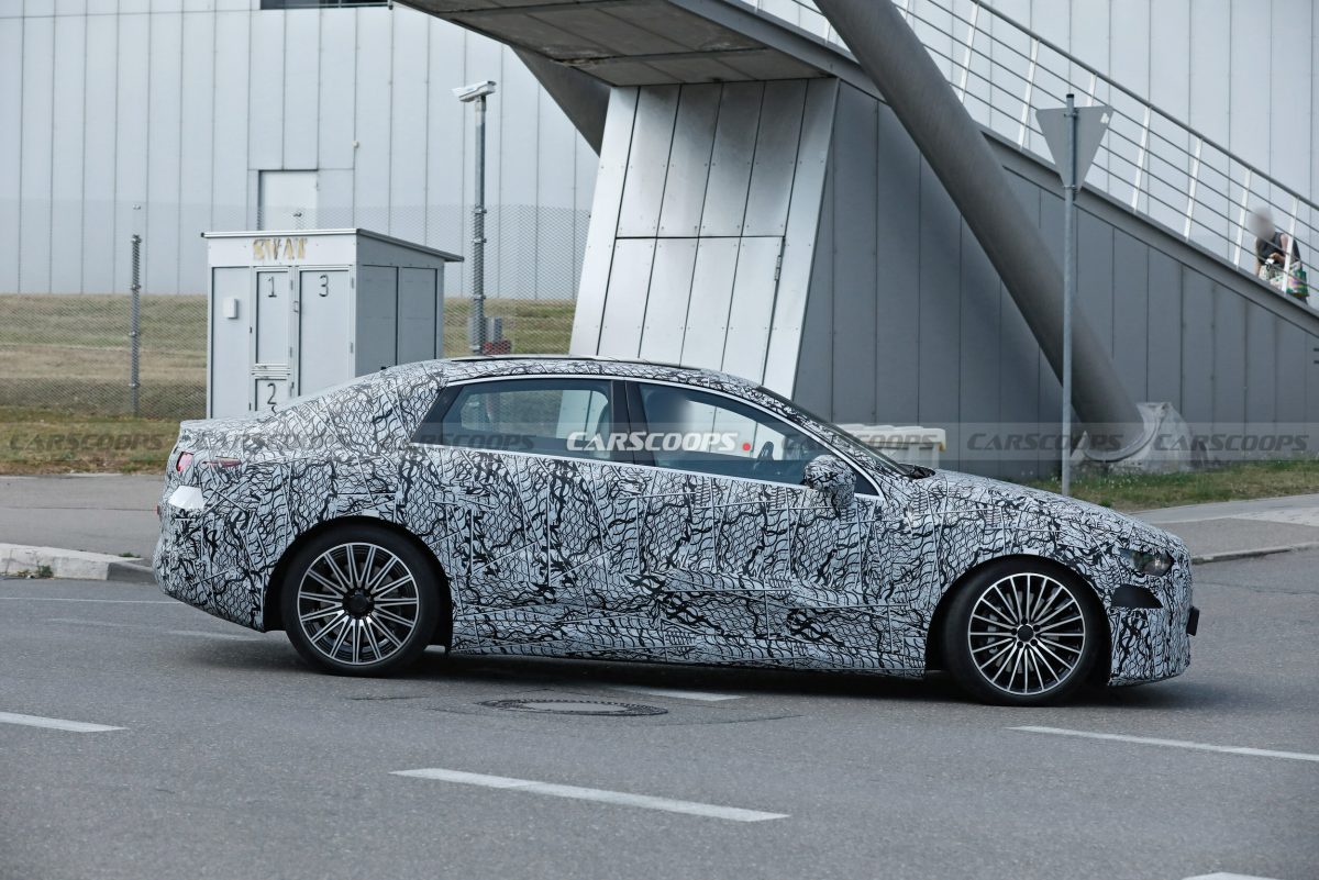 Новий Mercedes-Benz C-Class EQ: розкрито деталі головного конкурента електричного BMW i3 - фото 8