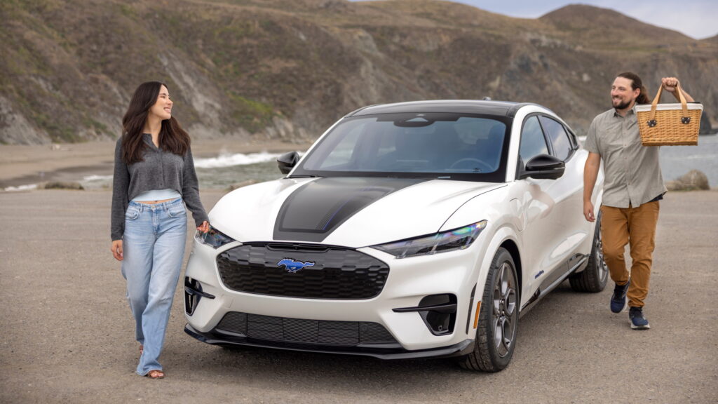 Глобальний ринок електромобілів гальмує: автовиробники знайшли нове застосування для акумуляторів - фото 2