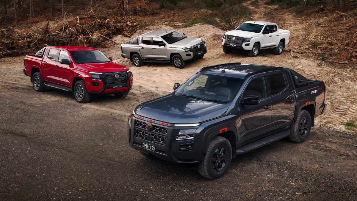 Дивна логістика: чому Nissan утилізує нові амортизатори пікапів Navara перед продажем - фото 4