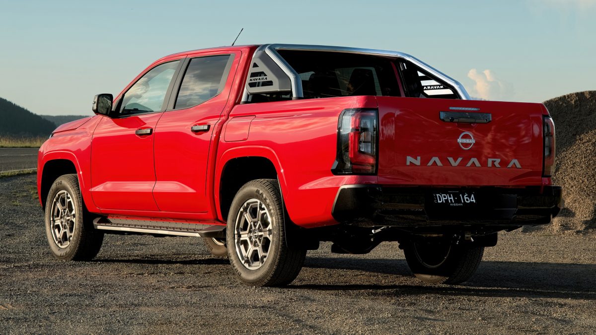 Дивна логістика: чому Nissan утилізує нові амортизатори пікапів Navara перед продажем - фото 3