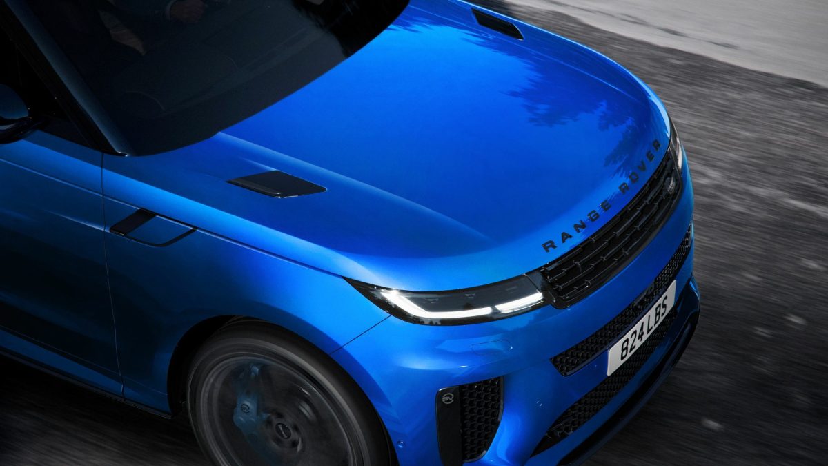 Представлено лімітований Range Rover Sport SV Ultimate Edition: повернення легендарного кольору та божевільна потужність - фото 4