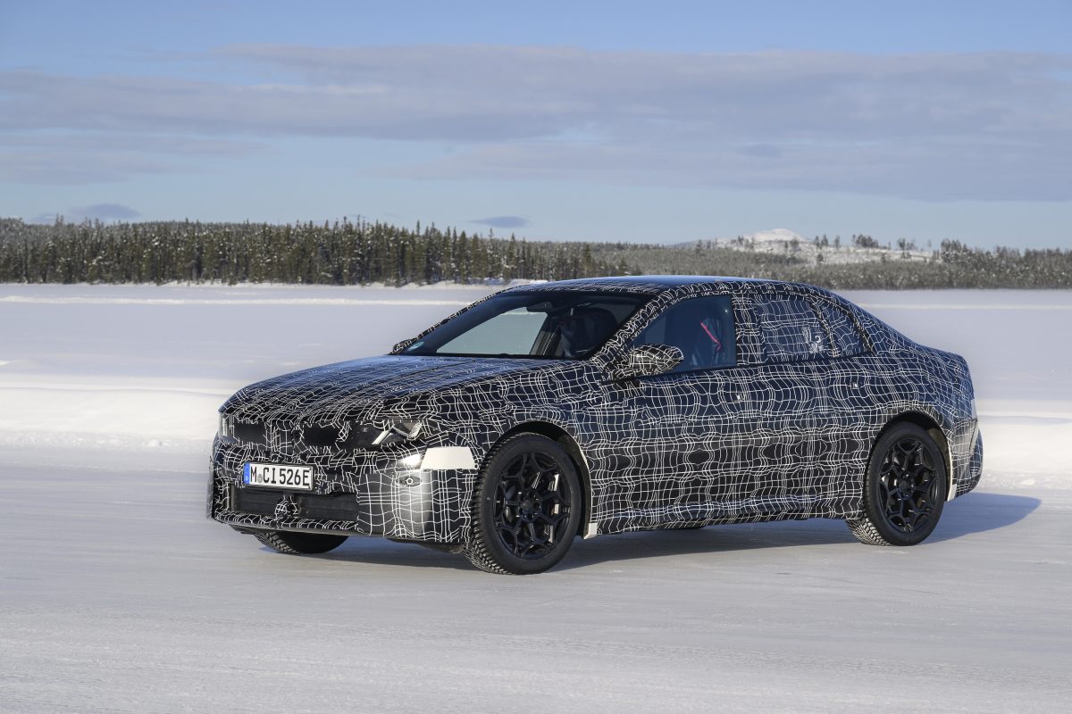 Витік фото нового BMW i3: дизайн електричної «трійки» розсекретили за два дні до прем'єри - фото 4