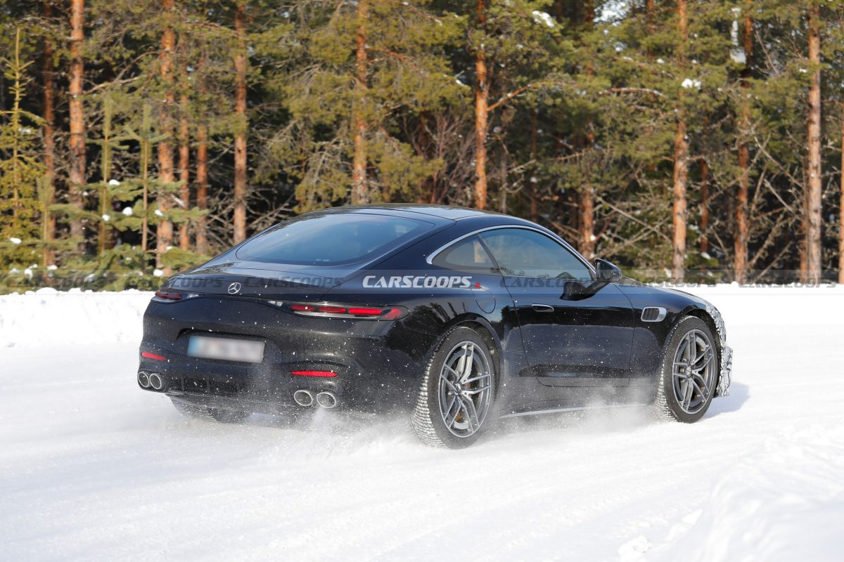 Mercedes-AMG готує оновлення для GT 4-Door: перші шпигунські фото та подробиці - фото 7