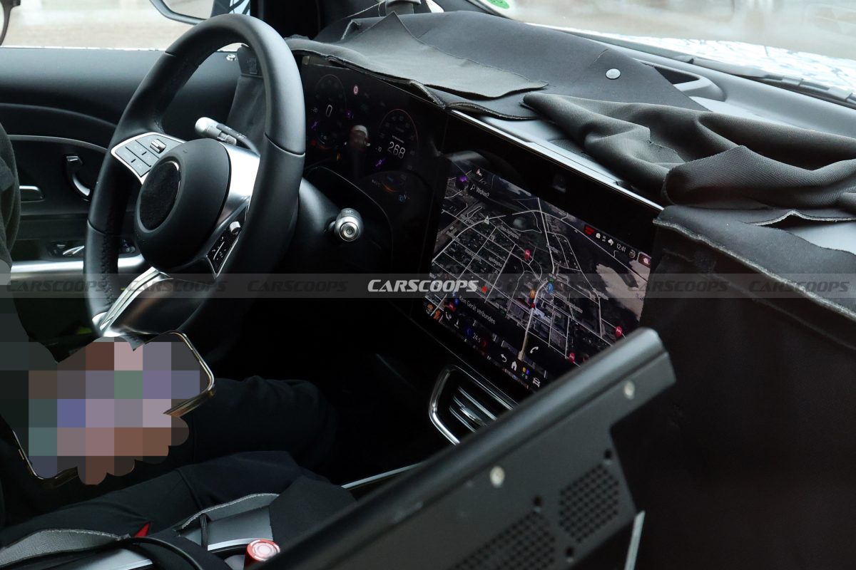 Нове покоління Mercedes-Benz GLA: шпигунські фото та деталі майбутнього електрокросовера - фото 2