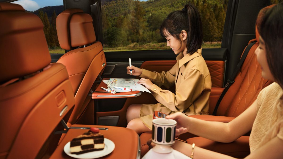 Buick показав розкішний електричний мінівен Encasa EV потужністю 646 к.с. - фото 8