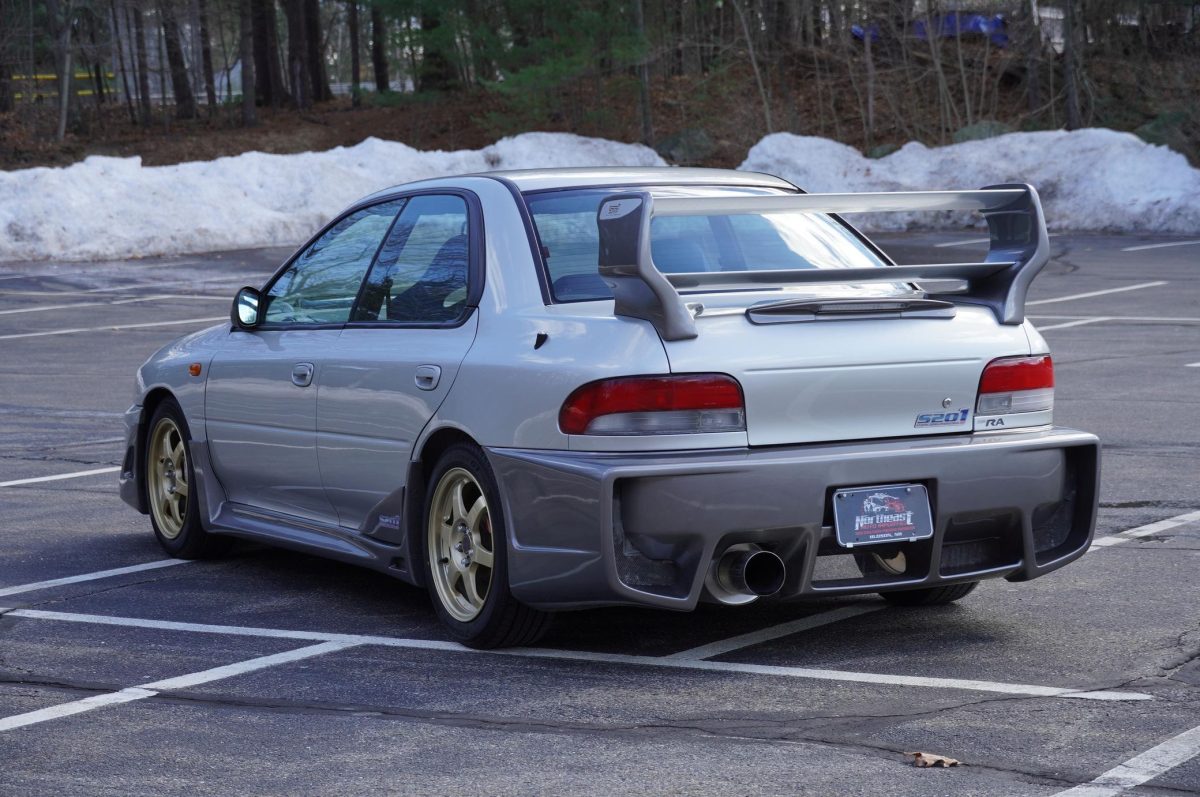 Екстремальний раритет: на аукціон виставили один із 300 Subaru Impreza S201 STI - фото 8