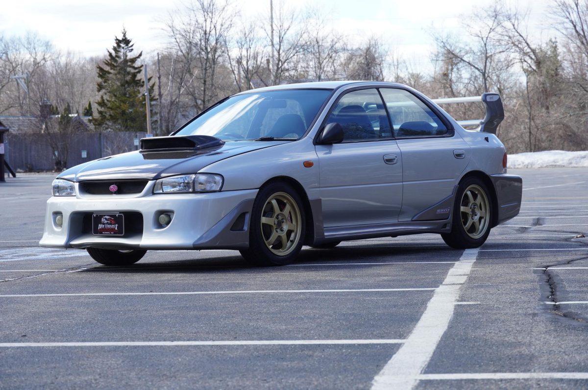 Екстремальний раритет: на аукціон виставили один із 300 Subaru Impreza S201 STI - фото 6