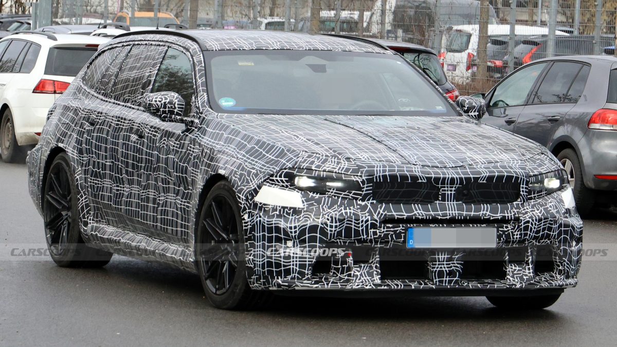 BMW вже готує оновлення для M5 Touring: салон у стилі Neue Klasse та зміни дизайну - фото 1