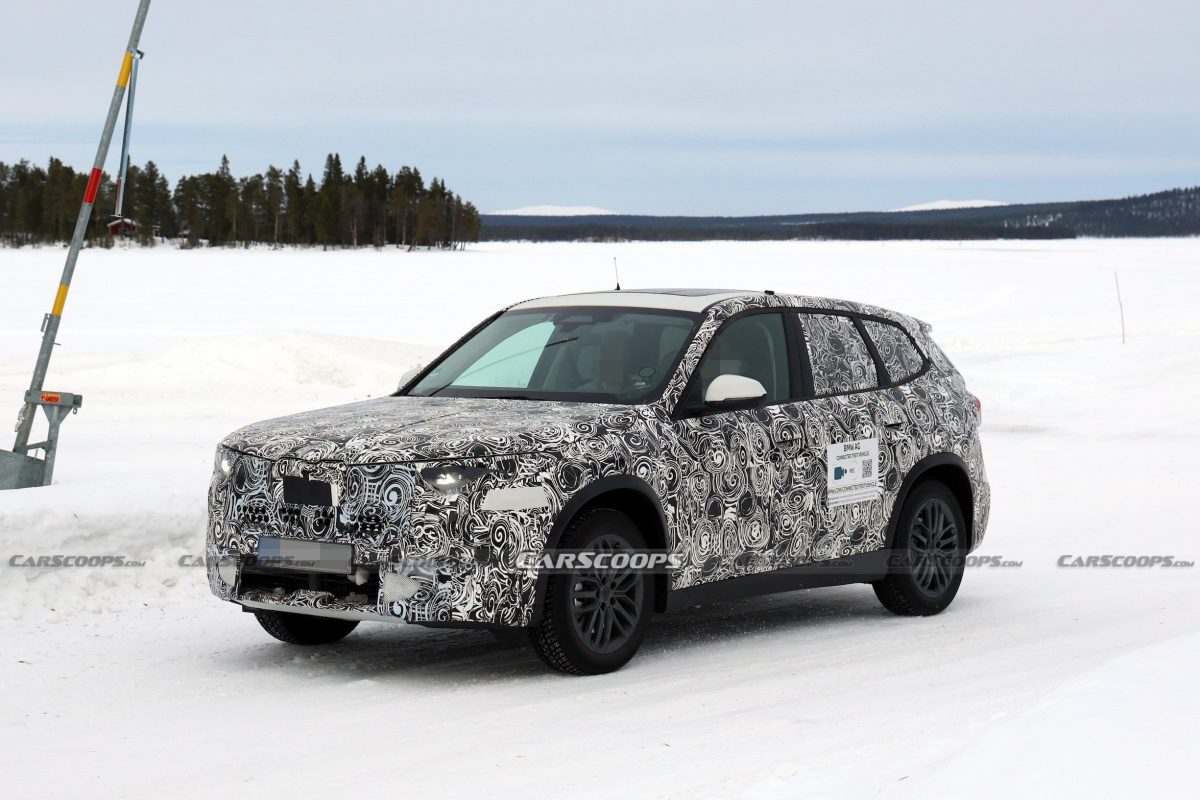 Рестайлінг BMW X1: кросовер отримав футуристичний дизайн у стилі Neue Klasse - фото 5
