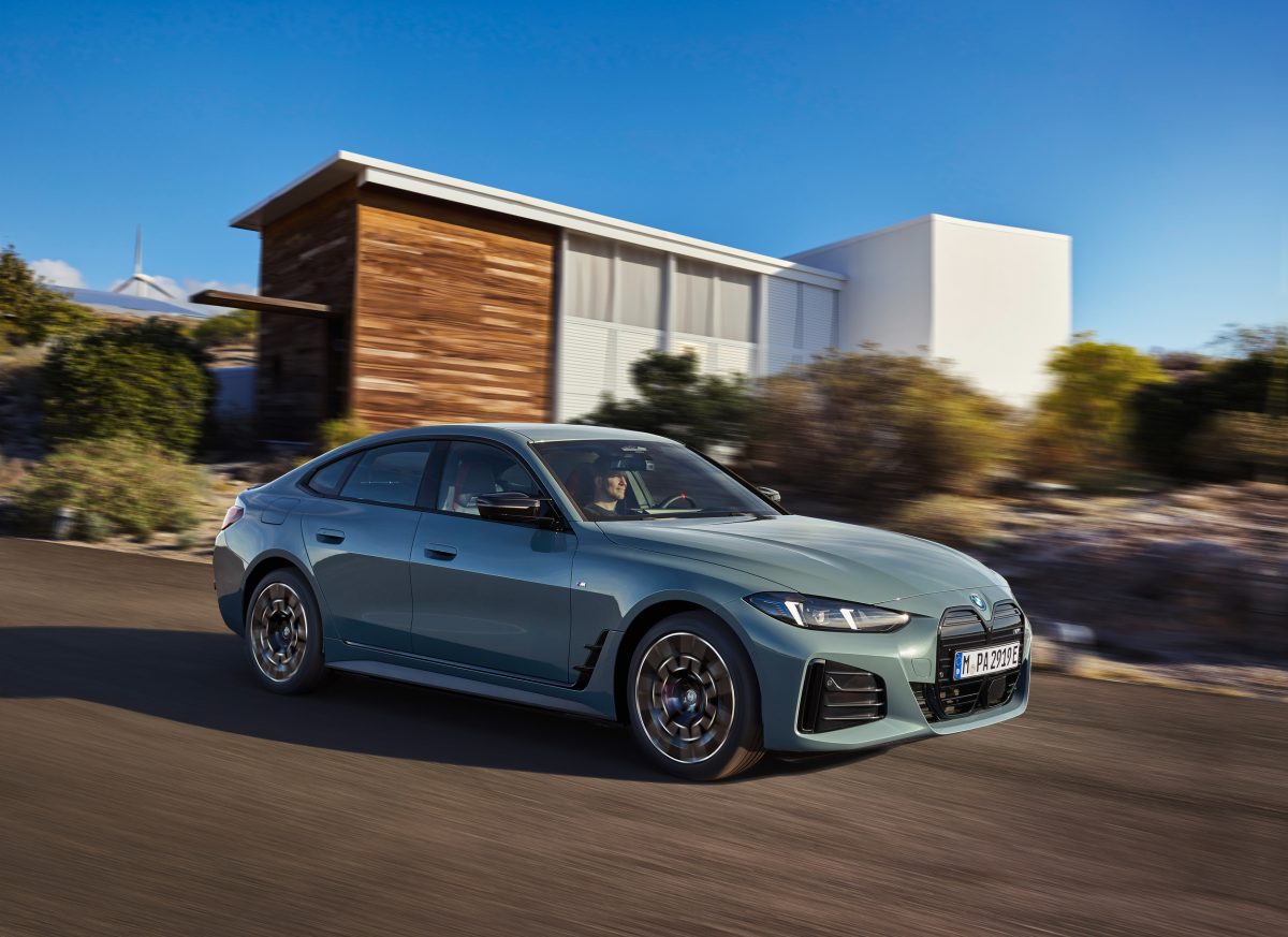 BMW несподівано знімає з виробництва електромобіль i4: що прийде йому на зміну - фото 5