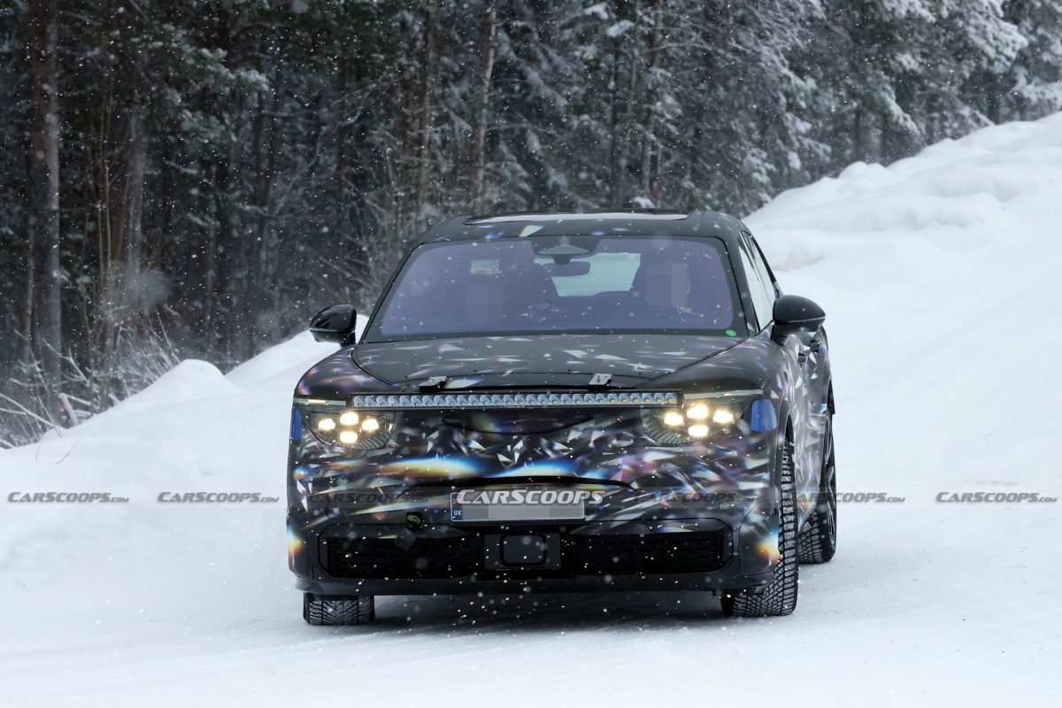 Bentley відкладає електромобільну революцію: ставка на гібриди та масові скорочення - фото 2