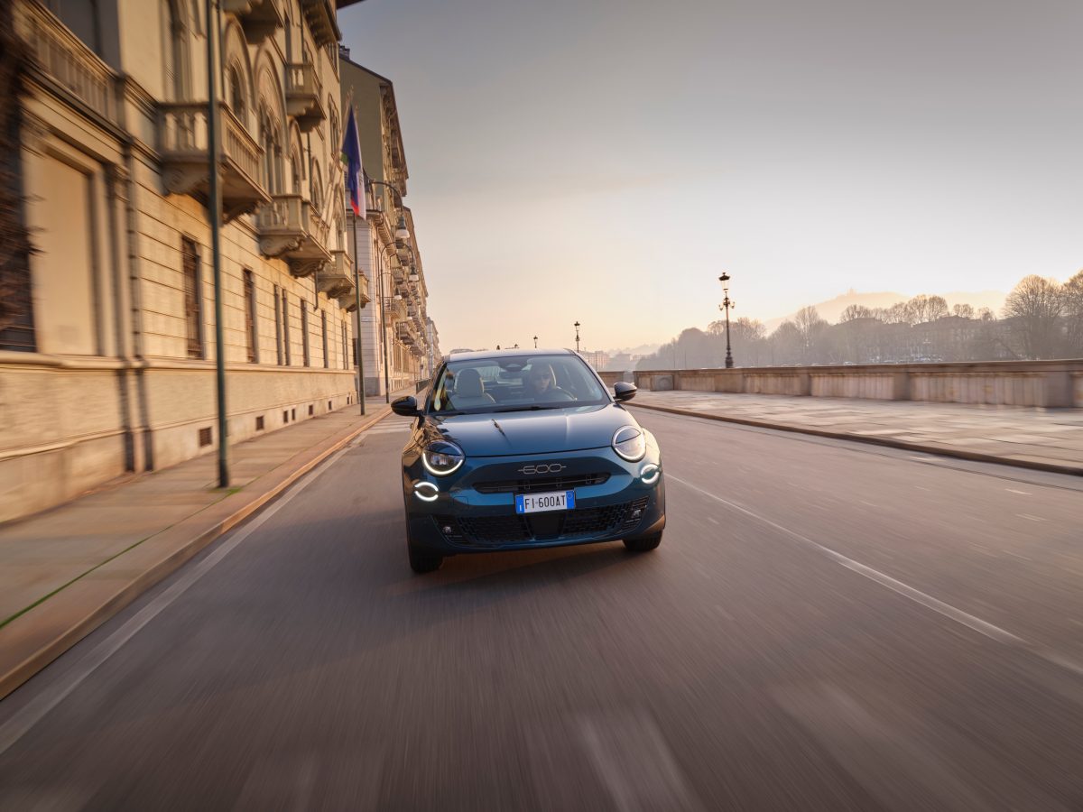 Лінійка Fiat 600 поповнилася базовою бензиновою версією та спецвипуском Street Edition - фото 4
