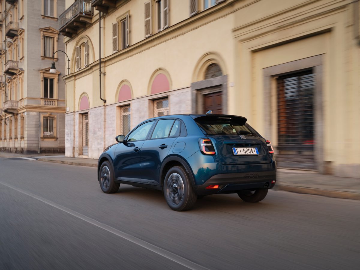 Лінійка Fiat 600 поповнилася базовою бензиновою версією та спецвипуском Street Edition - фото 3