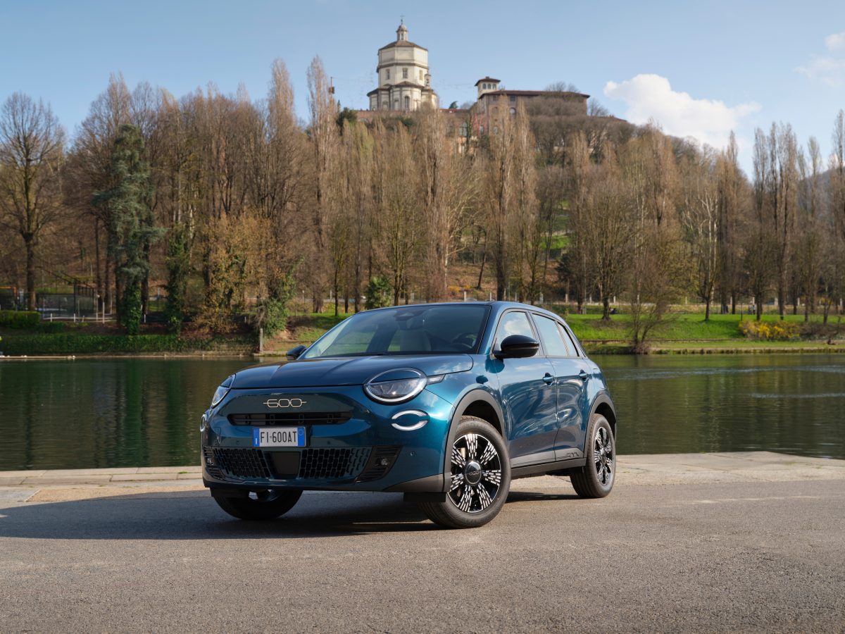 Лінійка Fiat 600 поповнилася базовою бензиновою версією та спецвипуском Street Edition - фото 6