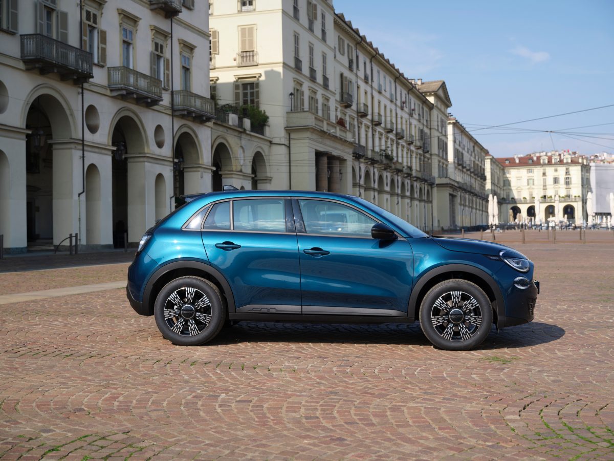 Лінійка Fiat 600 поповнилася базовою бензиновою версією та спецвипуском Street Edition - фото 7