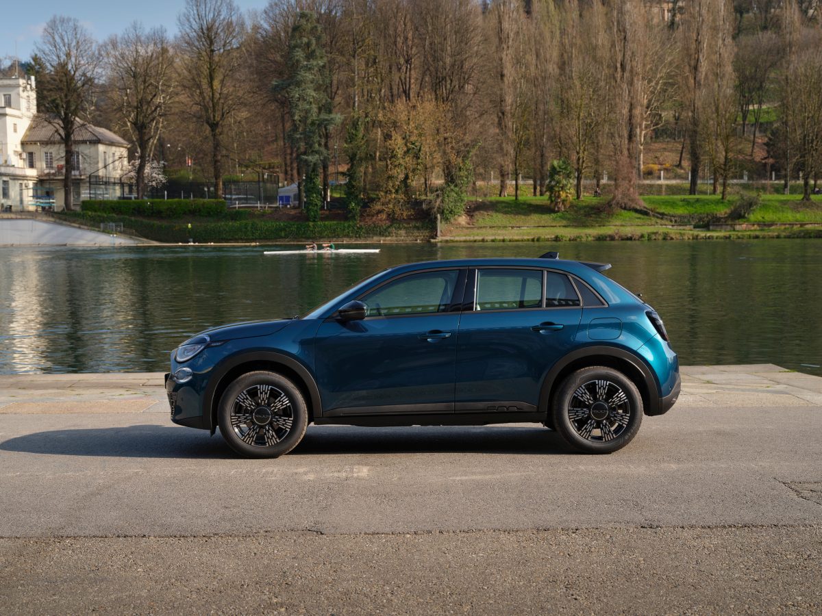 Лінійка Fiat 600 поповнилася базовою бензиновою версією та спецвипуском Street Edition - фото 8