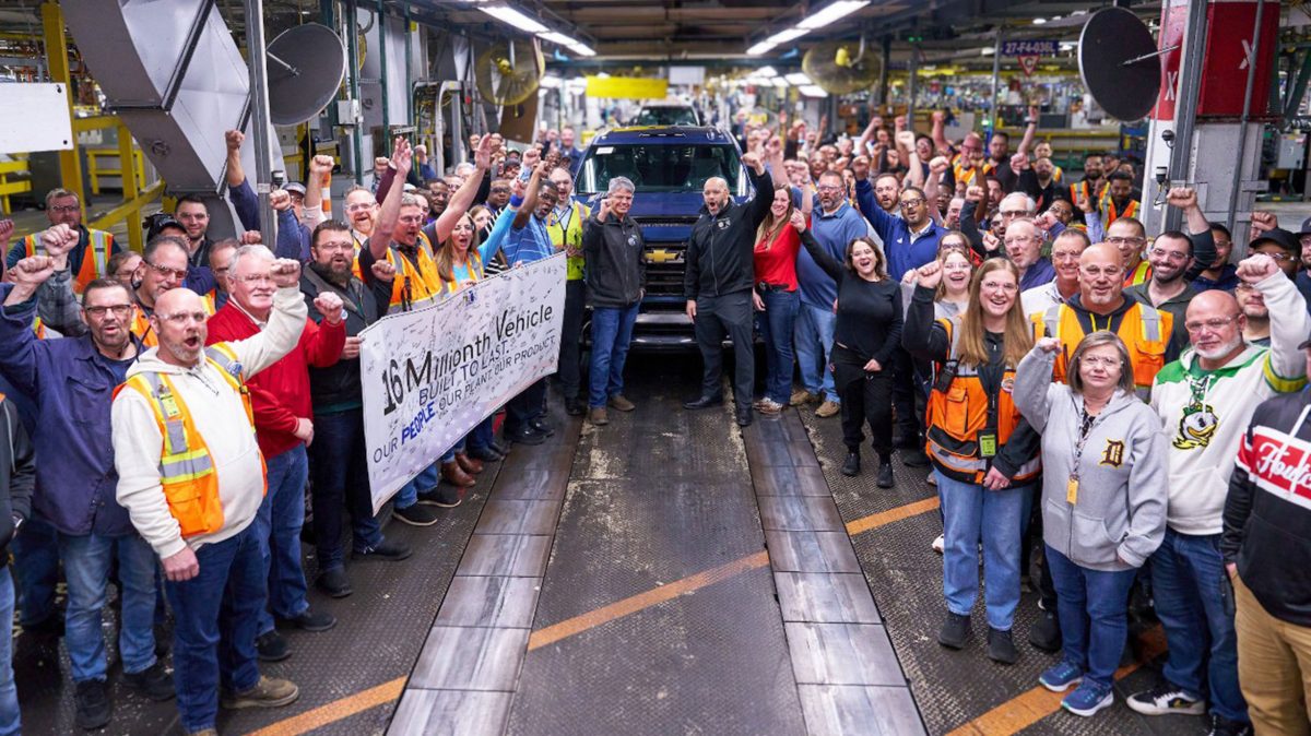 Подвійний ювілей GM: історичний завод у Флінті випустив 16-мільйонний автомобіль - фото 8