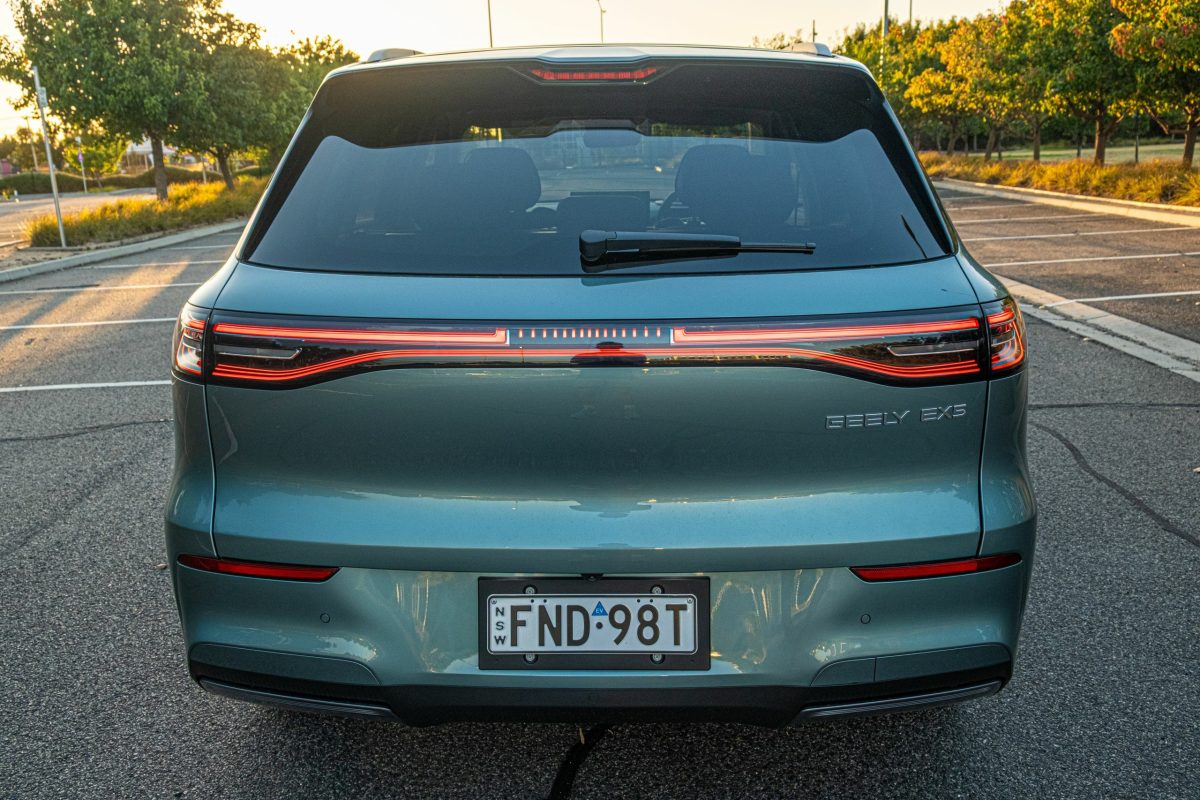 Бюджетний удар по Tesla: огляд нового електричного кросовера Geely EX5 - фото 7