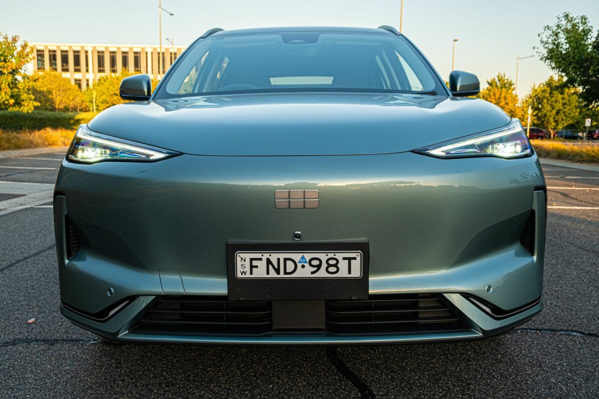 Бюджетний удар по Tesla: огляд нового електричного кросовера Geely EX5 - фото 4