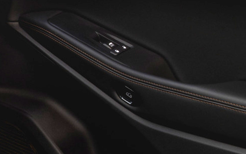 Як відкрити двері при розрядженому акумуляторі: інноваційне рішення безпеки від Jeep - фото 1