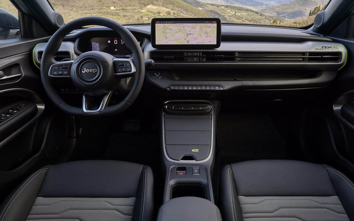 Jeep Avenger став справжнім хітом: кросовер б’є рекорди продажів в Європі - фото 1