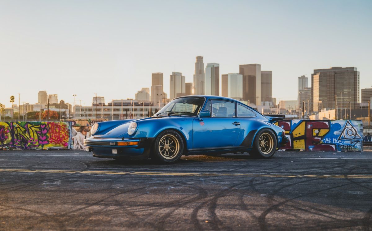 Легендарний Магнус Вокер виставляє на аукціон свою унікальну колекцію Porsche - фото 1