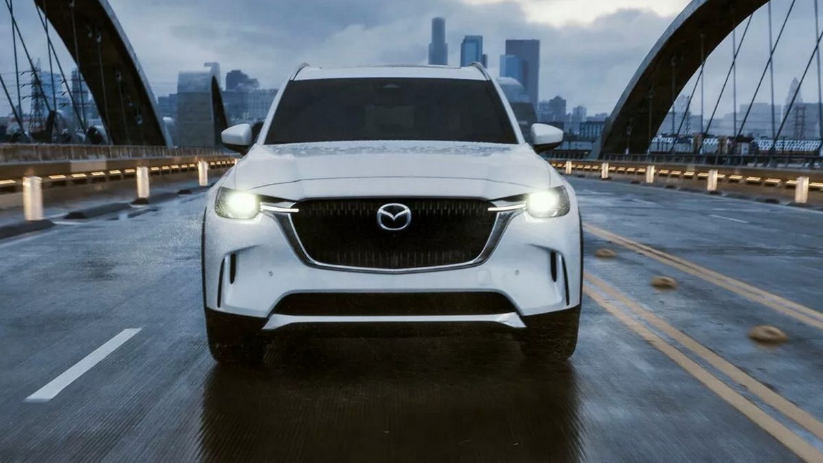 Новий скандал довкола Mazda CX-90: власники судяться через гальма та електроніку - фото 1