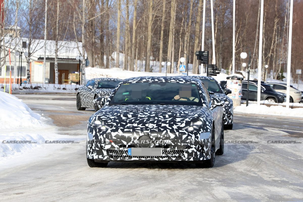 Шпигунські фото розкрили деталі: Mercedes-AMG готує 1300-сильного конкурента Porsche Taycan Turbo GT - фото 4