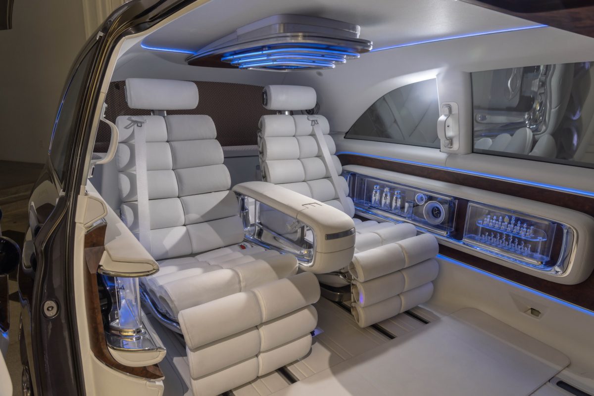 Mercedes анонсував розкішний вен VLS: він отримає ексклюзивну версію Maybach - фото 3