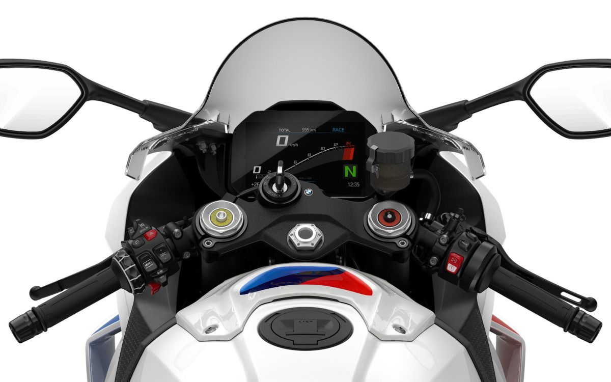 Іронія долі: BMW відкликає один єдиний мотоцикл через несправний сигнал повороту - фото 3