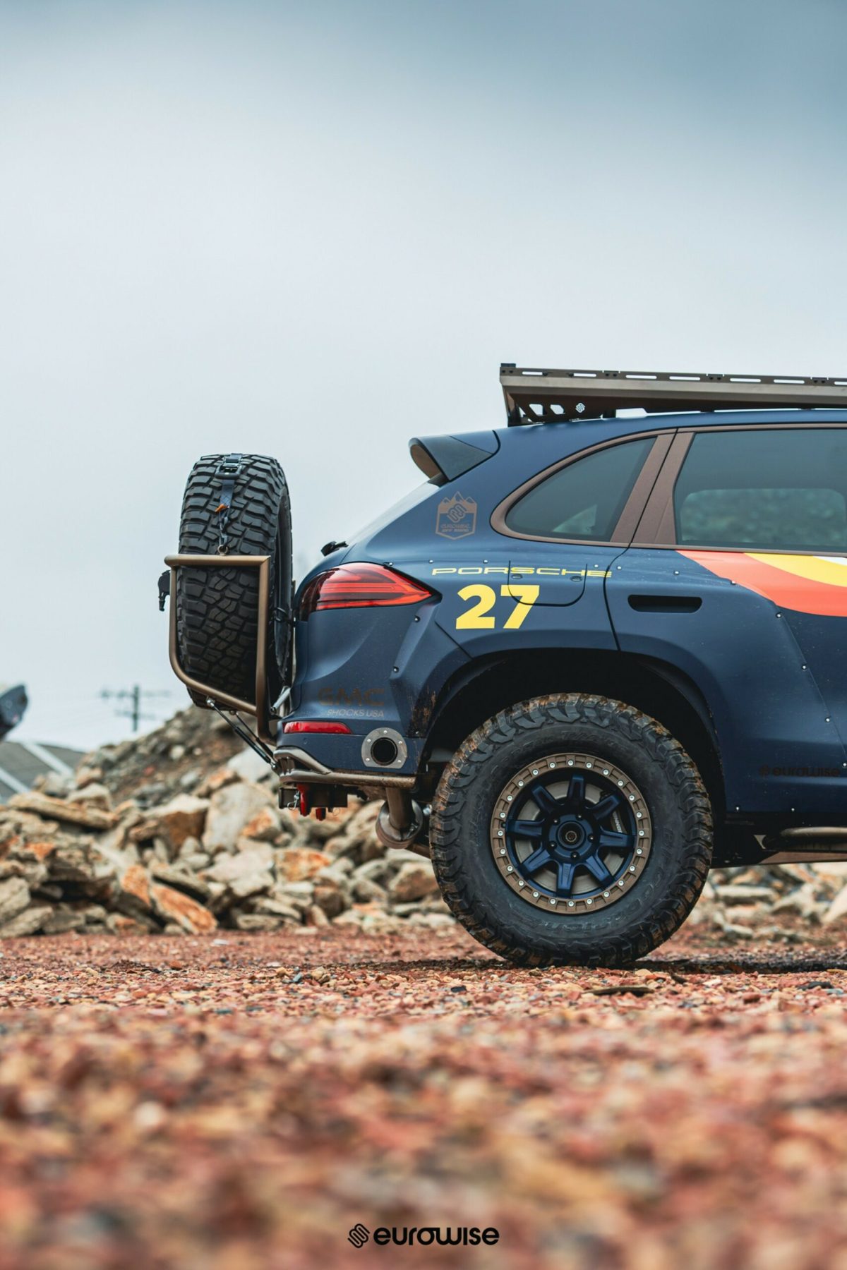 Porsche Cayenne перетворили на 650-сильного монстра для бездоріжжя у стилі «Дакар» - фото 4