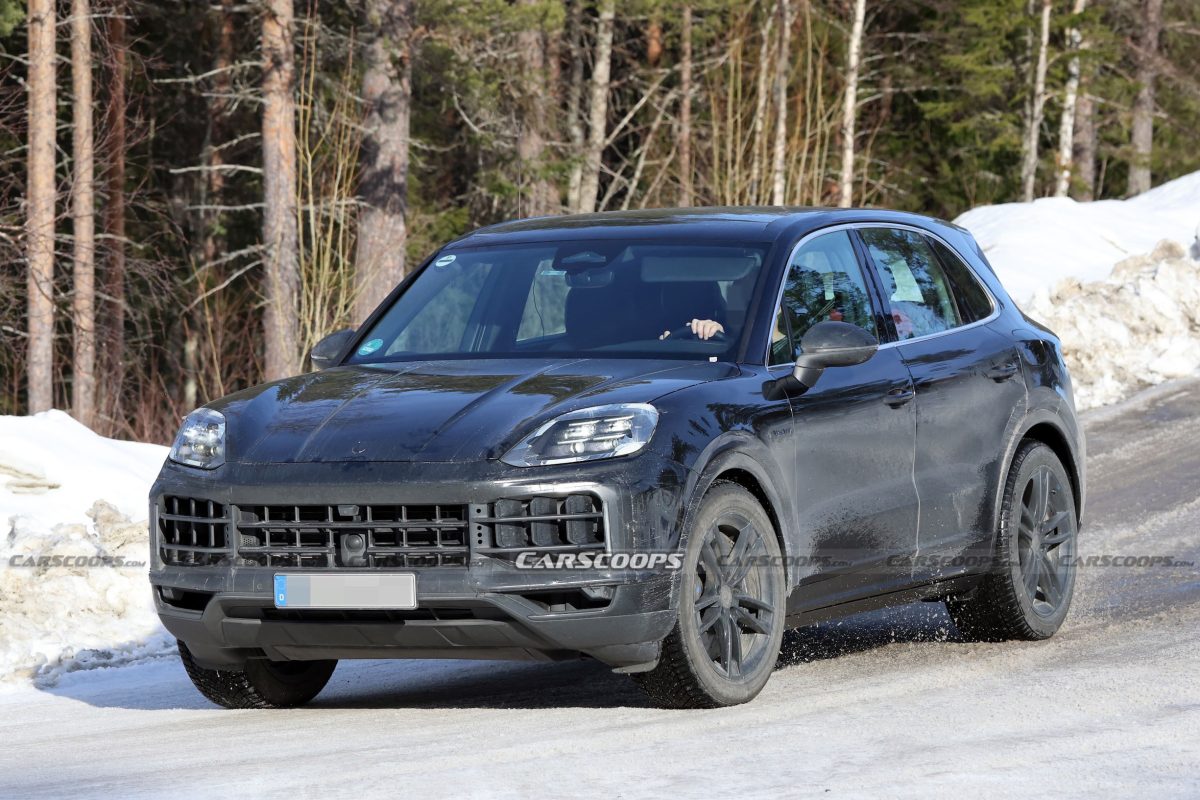 Шпигунські фото: Porsche готує оновлення для бензинових та гібридних версій Cayenne - фото 6