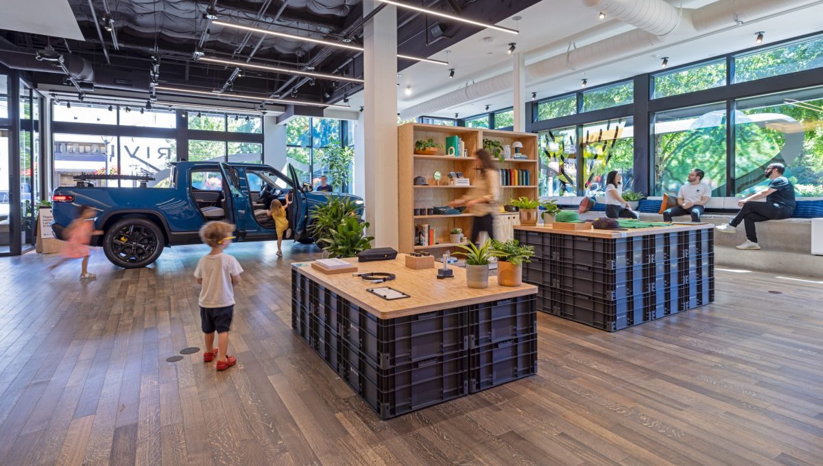 Штат Вашингтон планує дозволити прямі продажі електромобілів Rivian та Lucid в обхід дилерів - фото 1