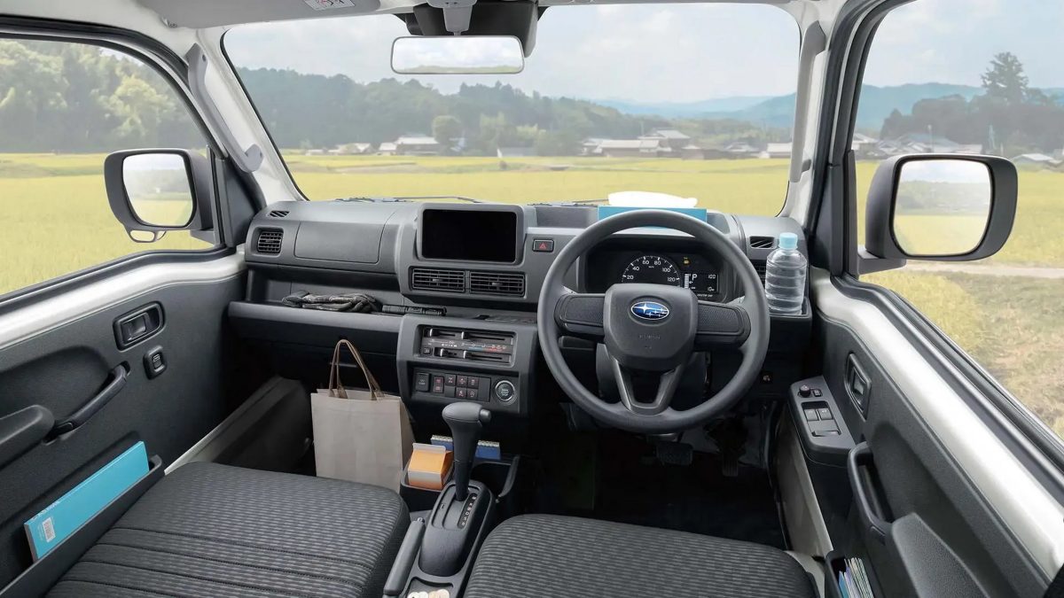 Subaru оновила свій найдешевший пікап Sambar: повний привід та ціна від $6800 - фото 7